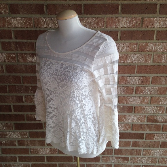 Gimmicks by BKE white lace sheer top size small - Picture 3 of 7